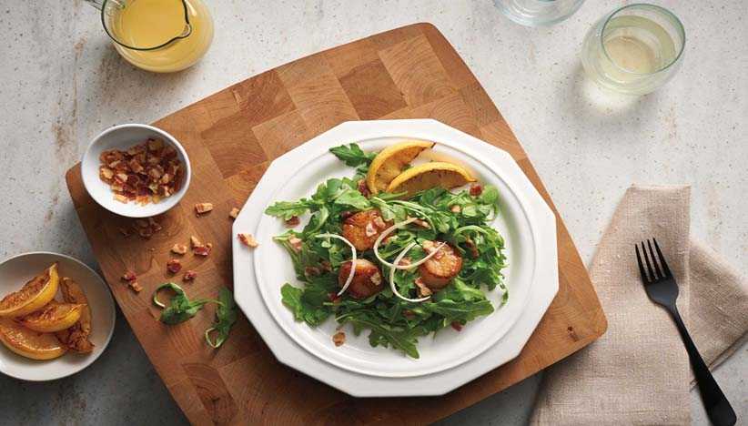 Seared Scallops and Arugula Salad